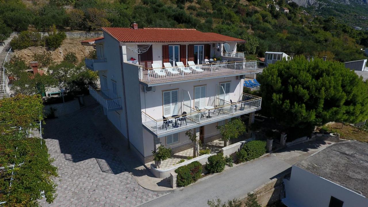 Apartments Asija Brela Buitenkant foto